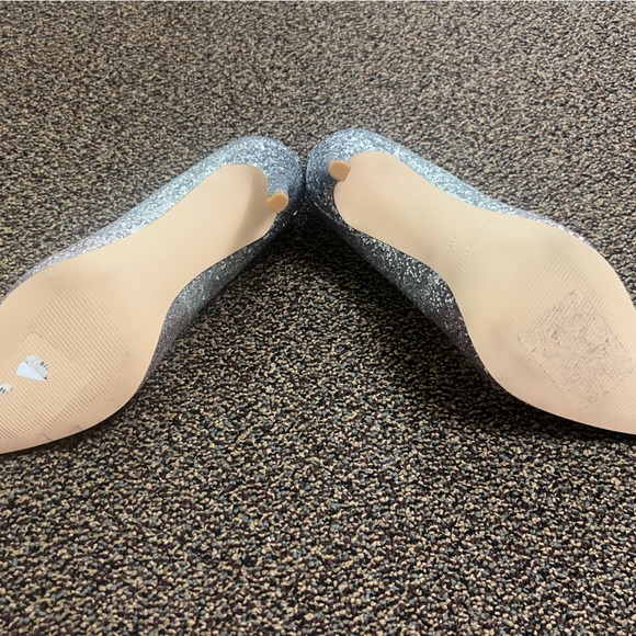 Marc Fisher Pointy Toe Heels - Picture 4 of 4